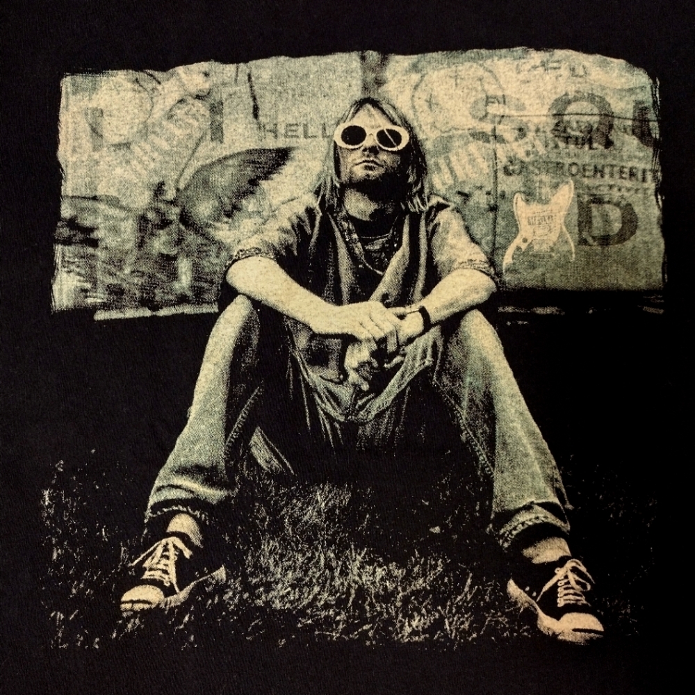 Kurt Cobain Nirvana T-shirt size Large